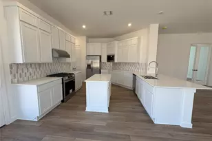 4330 Eagle Pass Dr, Rosenberg, TX 77469 - Photo 2