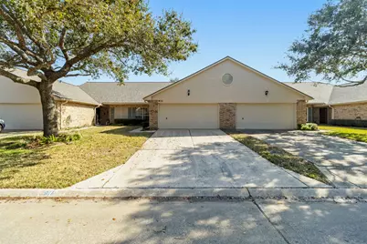 911 Woodfern Glen Lane, Pearland, TX 77584 - Photo 2