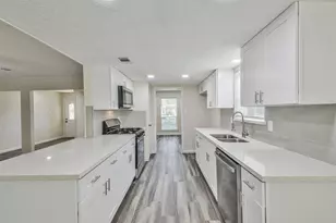 12614 Dermott Dr, Houston, TX 77065 - Photo 2