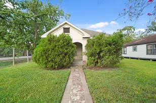5307 Crane St, Houston, TX 77026 - Photo 2
