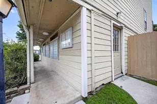 9435 Pagewood Ln, Houston, TX 77063 - Photo 38