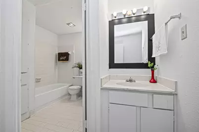 9435 Pagewood Lane, Houston, TX 77063 - Photo 14