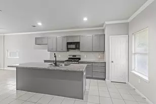 7903 Moon Beam St, Houston, TX 77088 - Photo 8