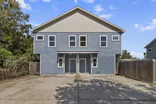 7903 Moon Beam St, Houston, TX 77088 - Photo 2