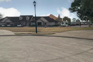 3918 Austin Lake Ct, Pearland, TX 77581 - Photo 2