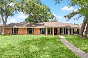 214 Whispering Oaks Dr, Seabrook, TX 77586 - Photo 2