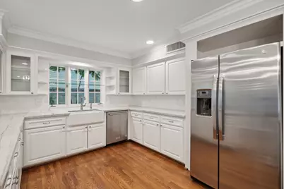 5659 Chevy Chase Drive, Houston, TX 77056 - Photo 8