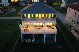 112 Ocean Shore Dr, Crystal Beach, TX 77650 - Photo 1