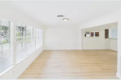 9526 Meadowcroft Drive, Houston, TX 77063 - Photo 2
