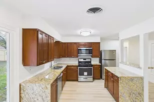 9526 Meadowcroft Dr, Houston, TX 77063 - Photo 6