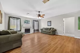 1410 Pine Forest Dr, Pearland, TX 77581 - Photo 10