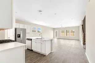 519 San Marcos Trl, Dayton, TX 77535 - Photo 6