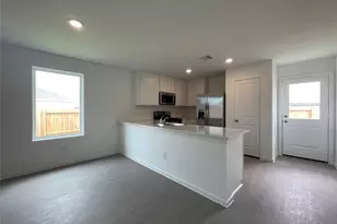 5040 Freedom Ln, Bay City, TX 77414 - Photo 6