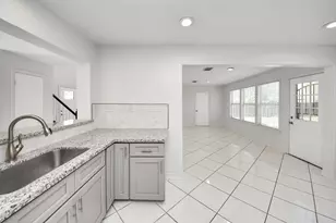 8026 Big Oak Trail Dr, Houston, TX 77040 - Photo 10