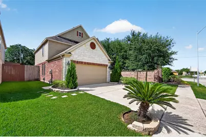 5102 Espuela Lane, Baytown, TX 77521 - Photo 2