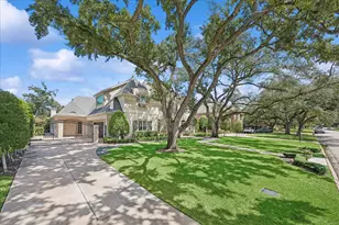 5666 Cedar Creek Dr Dr, Houston, TX 77056 - Photo 2