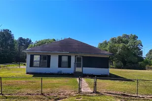 270 S 9th St, Silsbee, TX 77656 - Photo 1
