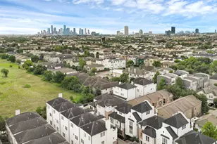 5605 Cohn Meadow Ln, Houston, TX 77007 - Photo 36