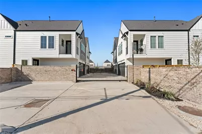 3105 Jensen Dr #C, Houston, TX 77026 - Photo 2