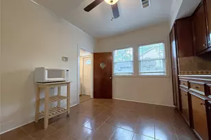 1011 Nadine St, Houston, TX 77009 - Photo 18