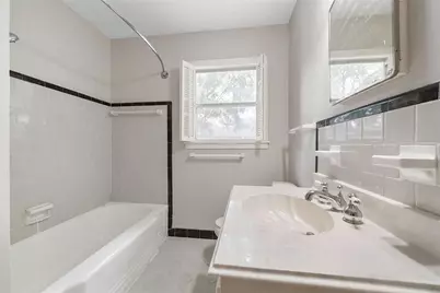 1002 Waltway Drive, Houston, TX 77008 - Photo 12