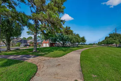 7406 Pleasant Ridge Drive, Houston, TX 77095 - Photo 46