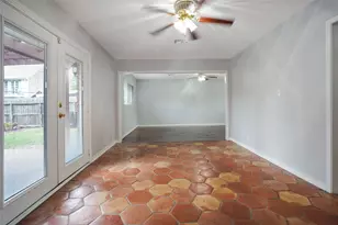 10010 Westview Dr, Houston, TX 77055 - Photo 8