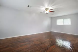 10010 Westview Dr, Houston, TX 77055 - Photo 12
