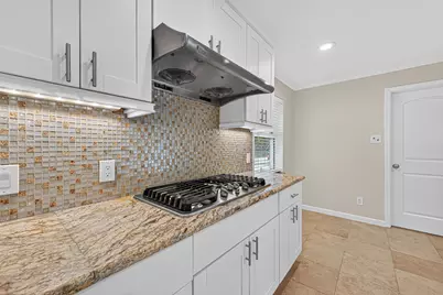 8530 Roos Road, Houston, TX 77036 - Photo 20