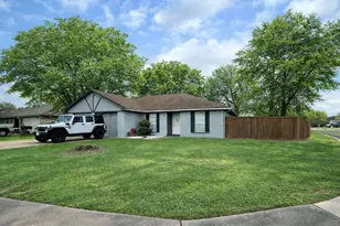 249 Corkwood, Lake Jackson, TX 77566 - Photo 2