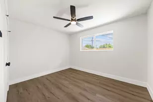 3005 Barberry Dr, Houston, TX 77051 - Photo 18