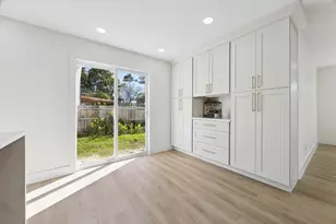 212 N Forrest Ave, La Porte, TX 77571 - Photo 10