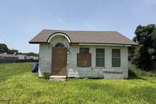 436 Lakeside Dr, Corpus Christi, TX 78418 - Photo 1