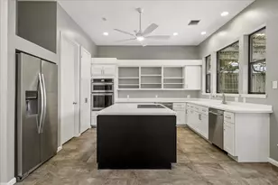 110 Big Hollow Ln, Houston, TX 77042 - Photo 14