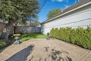 110 Big Hollow Ln, Houston, TX 77042 - Photo 24