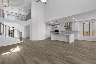 2721 Bolton Lndg Dr, Texas City, TX 77568 - Photo 4