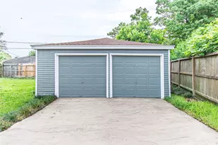 11726 N Willow Cir, Houston, TX 77071 - Photo 28