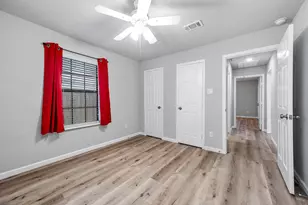 709 E Gulf St, Baytown, TX 77520 - Photo 18