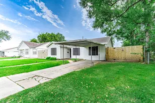 709 E Gulf St, Baytown, TX 77520 - Photo 26