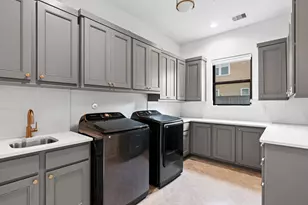 1026 Traweek St, Houston, TX 77055 - Photo 22