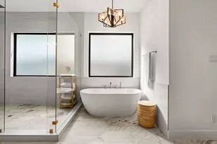 1026 Traweek St, Houston, TX 77055 - Photo 30