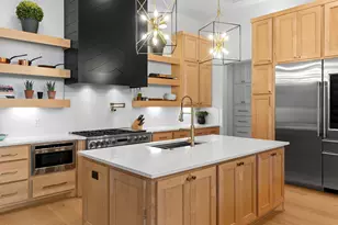 1026 Traweek St, Houston, TX 77055 - Photo 12