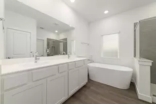 919 Golden Willow Ln, Conroe, TX 77304 - Photo 10