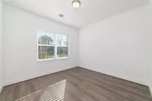 919 Golden Willow Ln, Conroe, TX 77304 - Photo 12