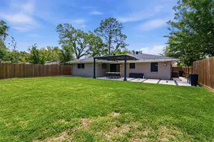 8526 Cedel Dr, Houston, TX 77055 - Photo 6