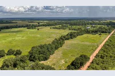 12412 E Ueckert Road, Bellville, TX 77418 - Photo 32