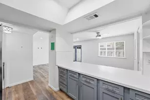 2220 Shadowdale Dr, Houston, TX 77043 - Photo 14