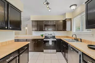 2507 Kings Chapel Rd, Friendswood, TX 77546 - Photo 6