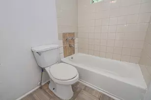 1016 Apache St, Houston, TX 77022 - Photo 34