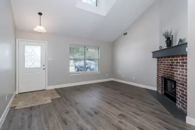 606 S Pine Street, Tomball, TX 77375 - Photo 4